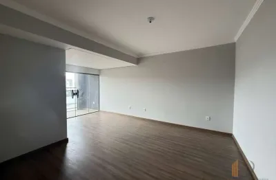 Apartamento com 3 quartos para alugar no São João, Conselheiro Lafaiete  por R$ 1.700