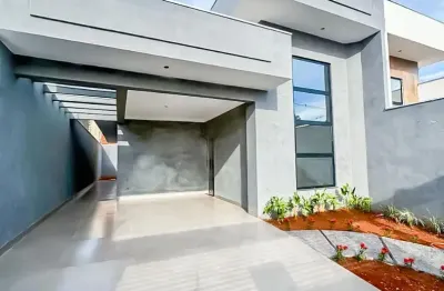 Casa com 180 m² de terreno, corredor lateral e suíte – r$ 500 mil