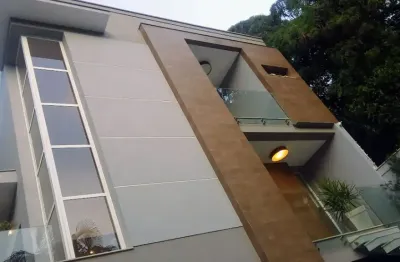 Lindo sobrado alto padrão 300m² a/t 448m² a/c 4 suítes área gourmet com piscina privativa