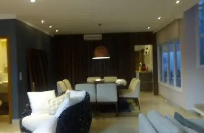 Lindo sobrado alto padrão 300m² a/t 448m² a/c 4 suítes área gourmet com piscina privativa