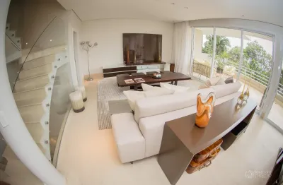 Condominio fechado sobrado alto padrão finíssimo acabamento localização privilegiada segurança física 24 hrs. lazer completo  com área verde preservada!!!