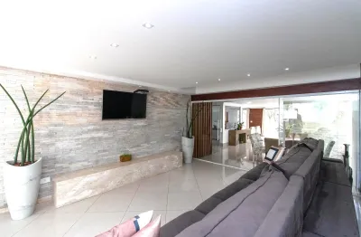 Belíssimo sobrado novo requinte e qualidade em todos ambientes arquitetura futurista piscina com privacidade total  localização nobre ao pé da serra da cantareira!!