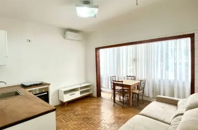 Bairro fechado com sistema de câmeras residência assobradada reformada 61 m²