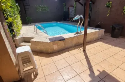 Casa térrea aconchegante ambientes amplos na melhor localização do bairro !
