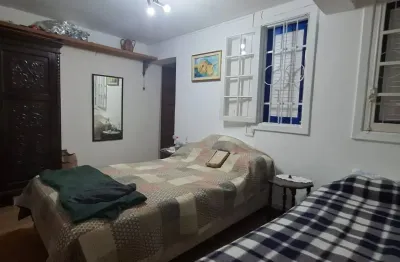 Encantadora casa com 3 dormitórios, localizada no coração do tradicional e valorizado bairro de santana