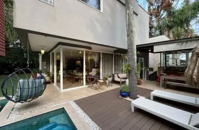 Sobrado em condominio fechado com 4 suites no jardim leonor mendes de barros!!