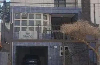 Sobrado comercial com 350m2 8 salas 5 banheiros 3 vagas de garagem a 500m do metro santana