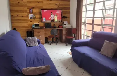 Sobrado amplo isolado agua fria 3 amplos dorms. 2 vagas edícula pintura nova ! confira!!