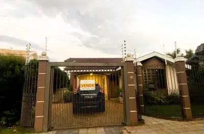 Sobrado à venda em maringá, zona 04, com 3 quartos, com 350 m²