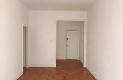 Apartamento à venda com varanda e 02 quartos à 04 minutos da estação de metrô do  flamengo , rio de janeiro - rj