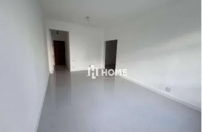 Primeira quadra da praia. 3 quartos, 1 suíte, 130mts, 1 vaga!