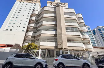 Apartamento mobiliado com churrasqueira a 350m do mar — meia praia