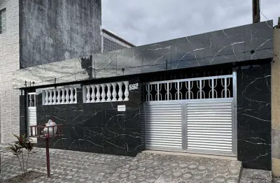 Casa com 2 quartos à venda na Rua Irmãos Demasi, 643, Boqueirão, Praia Grande