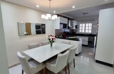 Sobrado 3 suítes, 5 vagas, 5 banheiros ao lado do metrô e shopping tudo à pé