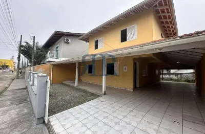 Casa à venda em penha-sc, a menos de 300 metros do mar!