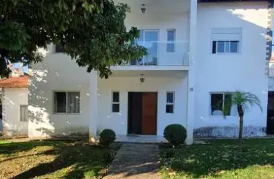 Linda casa 3 suítes no condomínio tarumã santana de parnaíba