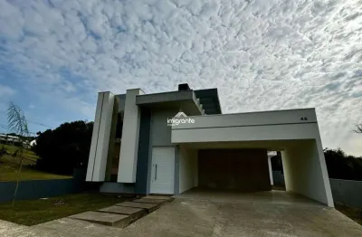 Casa plana em rua tranquila e exclusiva no condomínio terra madre