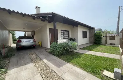 Alvenaria com 3 dormitórios, espaço gourmet amplo, jardim e piscina no bairro sa