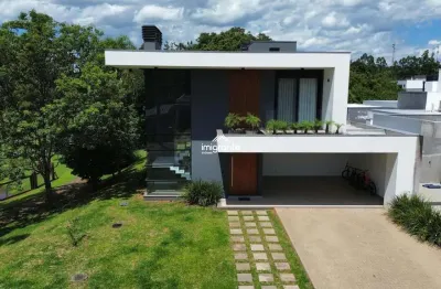 Exuberante casa com localiazação privilegiada em condomínio fechado