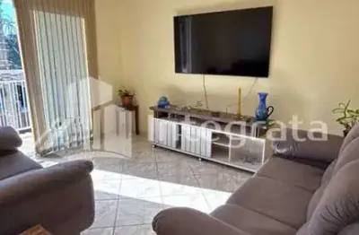 2 casas com jardim, edícula e churrasqueira à venda, jardim do contorno - poços de caldas