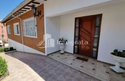 Vende-se casa residencial de 3 dormitórios sendo 1 suíte no jardim quisisana