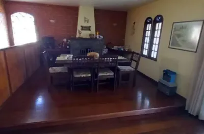 Casa à venda na Barra do Imbuí, Teresópolis 