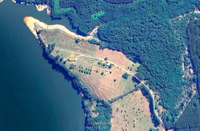 Sítio com 4 alqueires às margens da Represa Jurumirim, Itatinga-SP