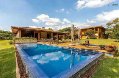 Casa de Alto Padrão à Venda – Quinta da Baroneza, Bragança Paulista – 8 Suítes, Piscina e Vista para a Mata