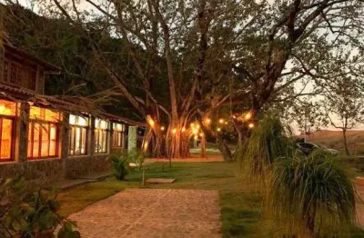 Belíssima propriedade rural com 25 hectares, 14 suítes, 2 lagos e nascente, em bananal - sp