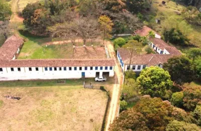 Fazenda com 500 hectares, sede centenária, montada na pecuária - Vale do Café, Rio Preto, MG