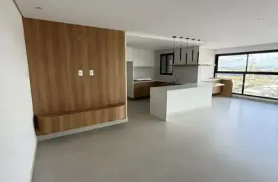 Apartamento alto padrão no Edifício Reserva Luiza.  17 Andar, sol pela manhã.  Moveis Planejados, Ar Condicionado na sala e em todos os quartos, armários, Aquecedor a gás, fogão, Box banheiros, chuvei