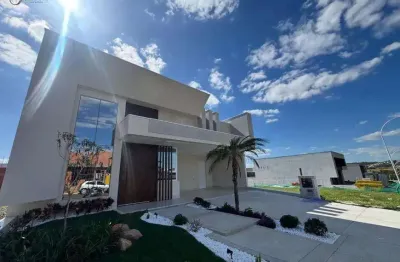 Casa Térrea no Condomínio Maria Cândida em Indaiatuba com 3 Suítes e Piscina