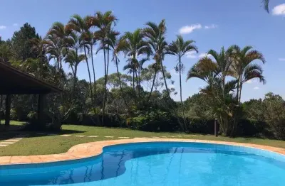 Casa de Alto Padrão à Venda no Condomínio Santa Fé – Vinhedo/SP – 550 m², 4 Quartos, Piscina e Lazer Completo