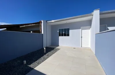 Geminado com 3 quartos sendo + 1  suíte no paranaguamirim joinville