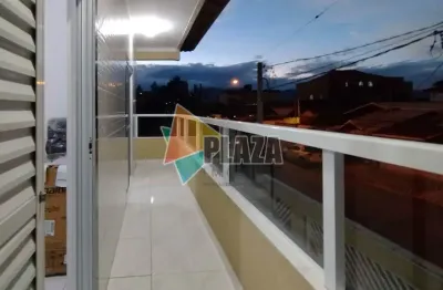 Linda casa de comdominio na ocian divisa com a vila tupi, na praia grande.