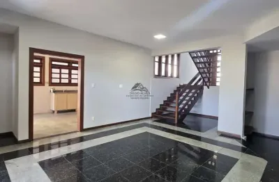 Excelente casa com 250m² área construída em lote 360 m², 3 quartos 4 vagas, espiríto santo, betim