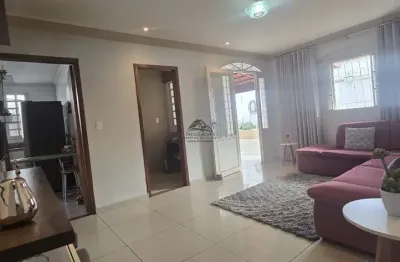 Linda casa à venda com 3 quartos 4 vagas, área gourmet, petropolis - betim