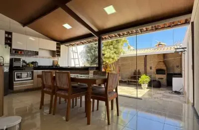 Casa à venda 180m² com 3 quartos,1 suite, área gourmet,2 vagas, no bairro jardim brasilia-betim