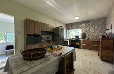 Casa á venda em lote 720m²,2 quartos, sala para 2 ambientes, area externa ampla.novo horizonte-betim