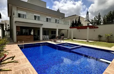 Casa com 340 metros², 3 quartos, piscina e churrasqueira em maringá - pr