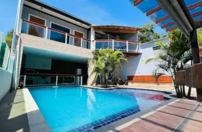 Casa com 308 metros², 3 quartos, piscina e churrasqueira em guarapari - es