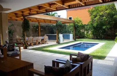 Casa com 334 metros², 3 quartos, piscina e churrasqueira em santos - sp