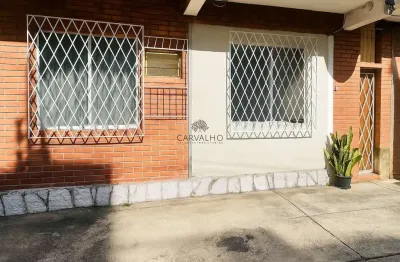 Casa com 02 quartos para alugar em santa rosa, niterói/rj.