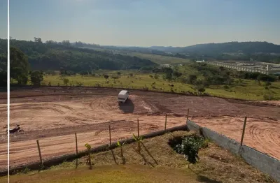 Terreno à venda na Praça da Igreja, 9864, Cristal, Mairinque
