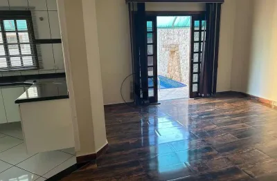 Casa com 4 quartos à venda na Vila Jacobelli, Guaratinguetá 