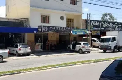 Sobrado em aparecida com 3 aptos e 2 pontos comerciais