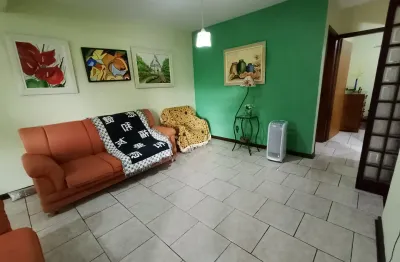 Vista verde com edicula reformada - 4 quartos com 2 vagas de garagem