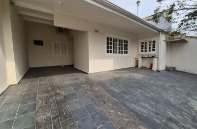 Casa com edícula assobradada para locação no bairro cidade vista verde