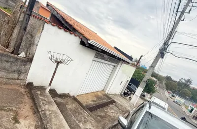 Casa à venda com três dormitórios, dois banheiros sendo um suíte. bragança paulista.´/sp.