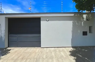 Casa com 2 quartos e 2 banheiros para alugar, 150 m² por r$ 2.500/mês